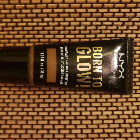 NYX Other - NYX Born to Glow Naturally Radiant Foundation Color: Sienna